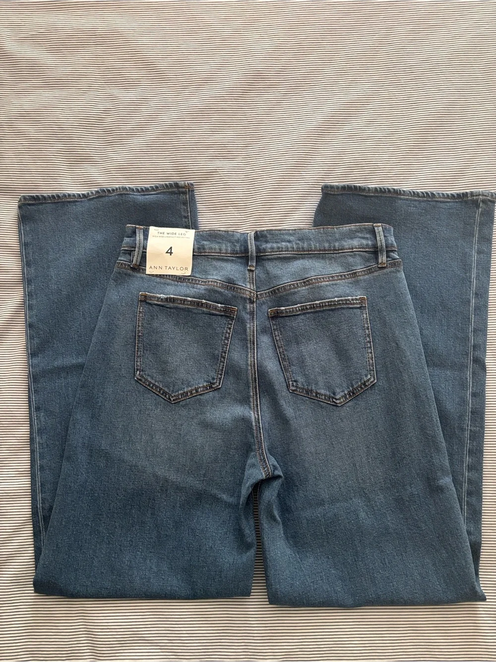 Ann Taylor Women's wide Leg Denim Jeans in Medium Blue